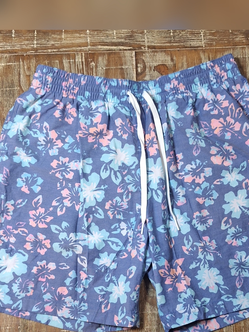 Chubbies Swim Shorts Mens Size Medium Lined Floral Trunks Drawstrings Beach